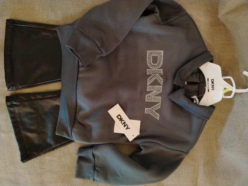 Set DKNY pantalón y suéter niña