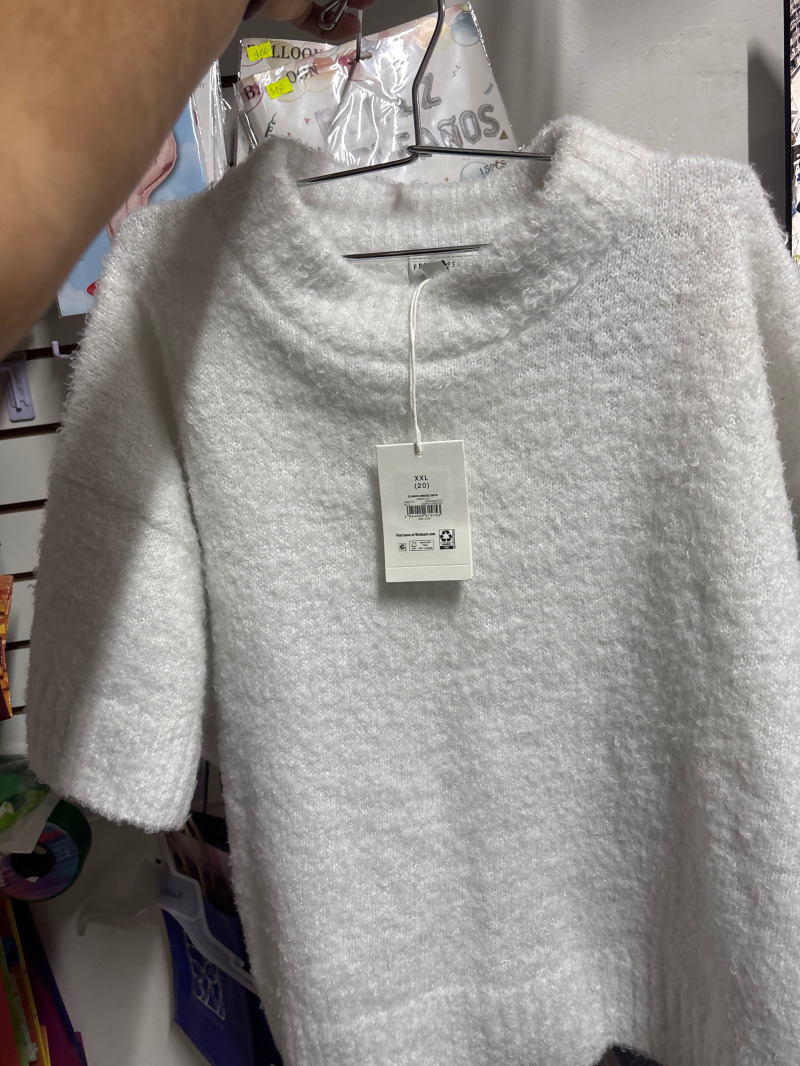 Blusa blanca caliente